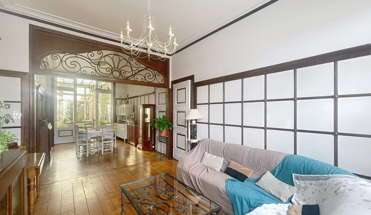 Maison semi bourgeoise